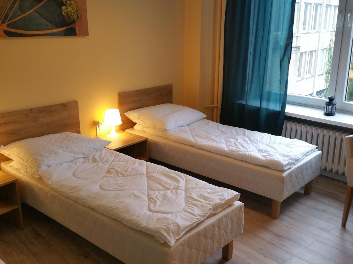 Kaktus Guest House 2 Варшава Екстериор снимка