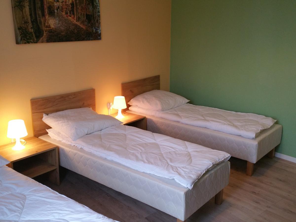 Kaktus Guest House 2 Варшава Екстериор снимка