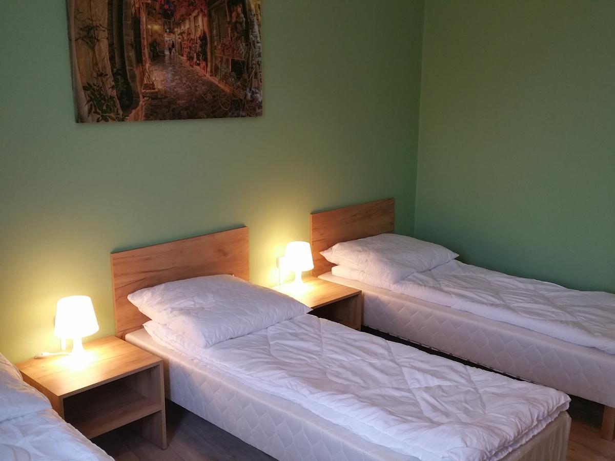 Kaktus Guest House 2 Варшава Екстериор снимка